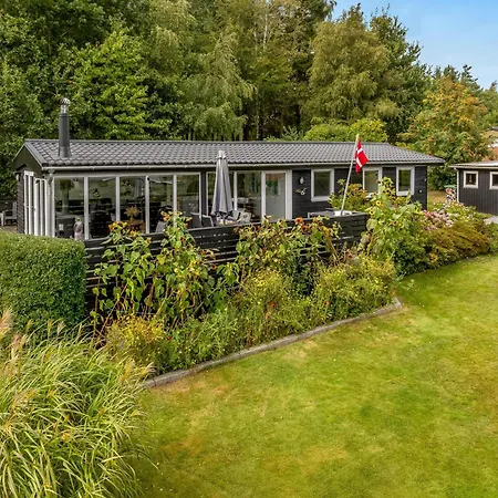 Ferienhaus Modernized With View Over The Fjord Roslev